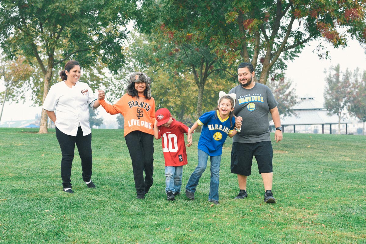 Family photos with the Riveras in Antioch CA
